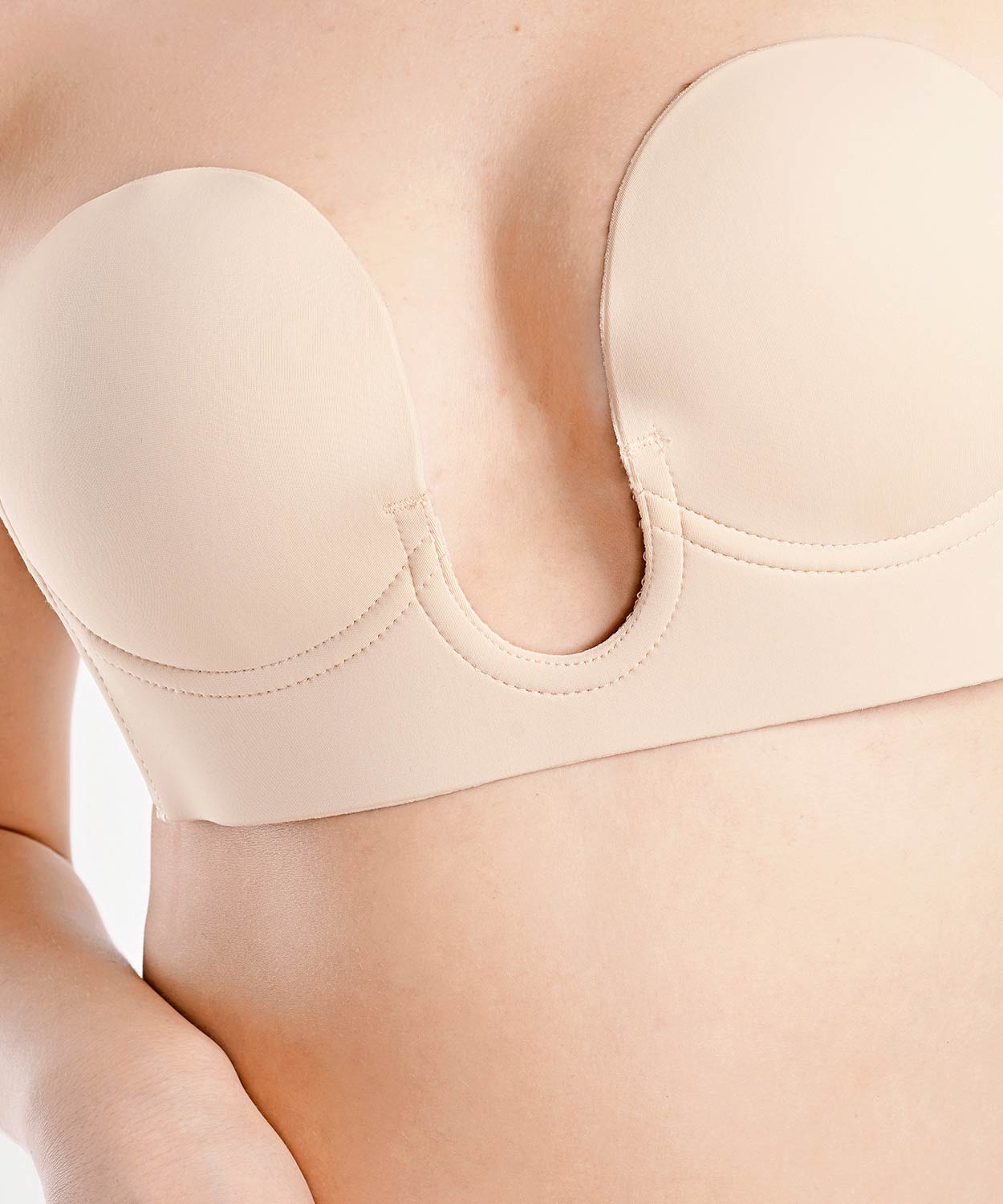 Wonderbum Bra Adherible de Escote Profundo